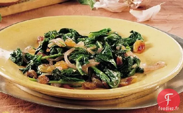Légumes verts à l'ail et aux raisins secs (Saag)