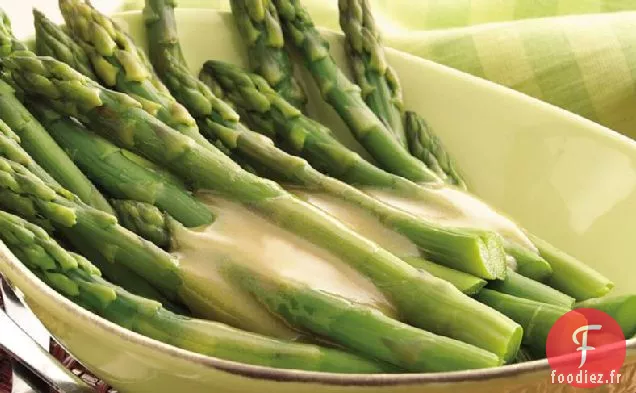 Asperges à la Sauce à l'Érable et à la Moutarde