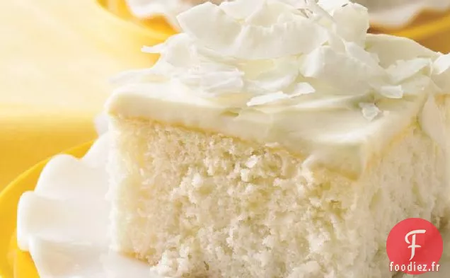 Gâteau à la Noix de Coco avec Glaçage au Chocolat Blanc
