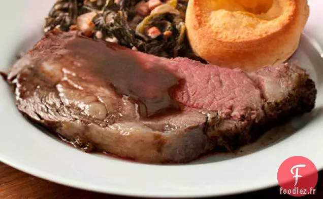 Rôti de Côte de Raifort aux Herbes avec Sauce aux Champignons et au Vin Rouge