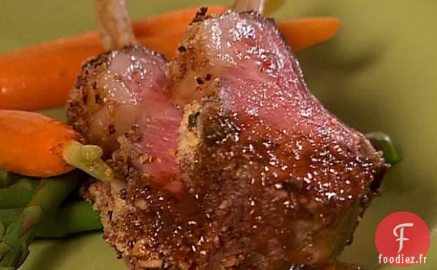 Carré d'Agneau en Croûte avec Jus et Carotte et Asperges