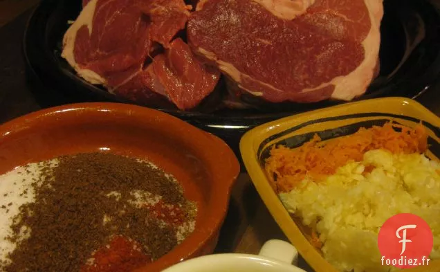 Gigot D'Agneau Épicé Caramélisé Au Yogourt À La Menthe