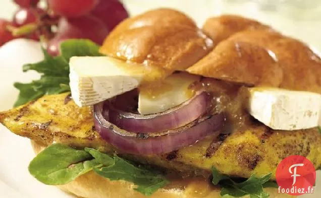 Sandwichs au Poulet Grillé, Chutney et Brie