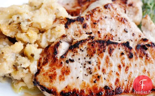 Côtelettes de Porc Saumurées à la Bière avec Pommes Rôties