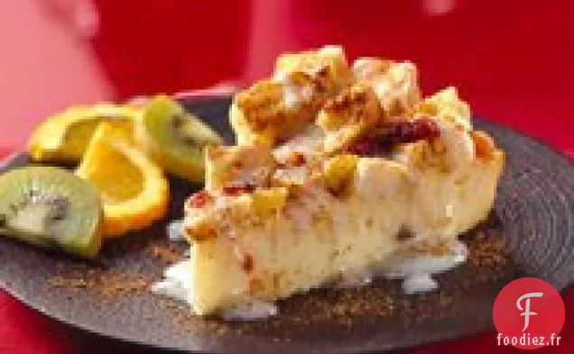 Pouding au Pain aux Fruits avec Sauce au Lait de poule