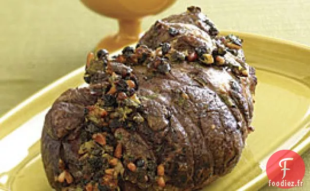 Gigot D'Agneau Désossé Avec Farce À La Menthe, Aux Noix De Pin Et Aux Groseilles