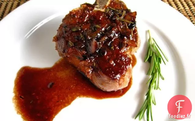 Côtelettes D'Agneau À La Grenade Et Sauce Au Vin Rouge