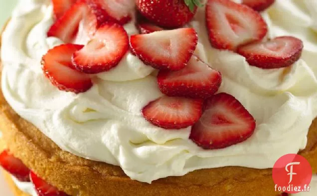 Gâteau à la Crème au Beurre aux Fraises et au Chocolat Blanc