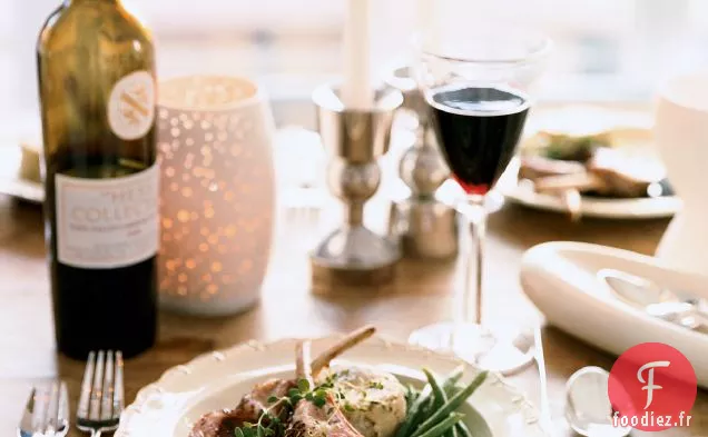 Carré d'Agneau Rôti aux Herbes avec Sauce Cabernet Fumée