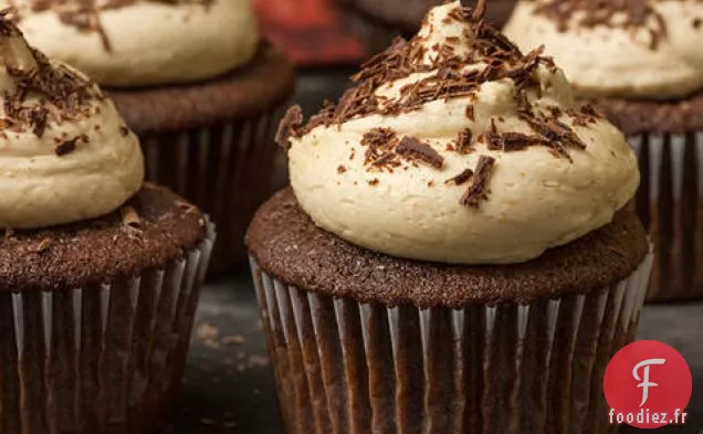 Cupcakes au Chocolat avec Glaçage au Beurre d'Arachide