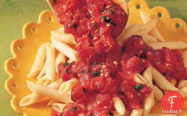 Penne à la Tomate Fraîche et à l'Ail