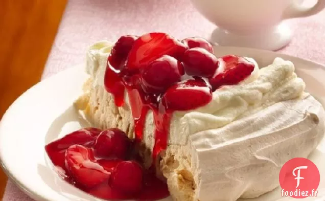 Torte Meringuée aux Cerises et aux Baies