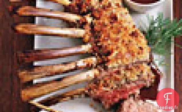 Agneau Rôti en Croûte de Saucisse d'Agneau et Sauce aux Raisins Frais