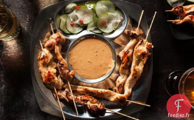 Satay de Poulet à la Sauce Épicée aux Arachides