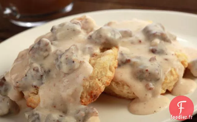 Biscuits au Babeurre et Sauce à la Crème de Saucisse