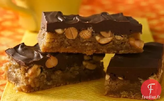 Barres De Caramel Aux Arachides Garnies De Chocolat