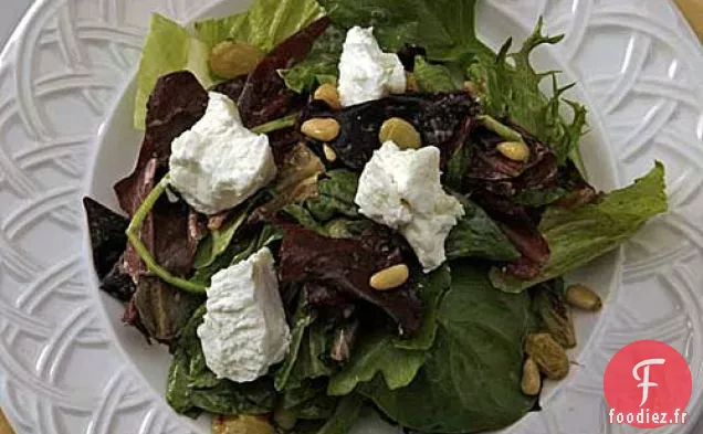 Salade De Champs Avec Vinaigrette Balsamique Fraîche