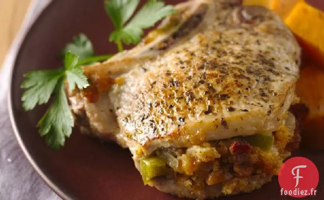Côtelettes de Porc Farcies au Pain de Maïs et au Bacon