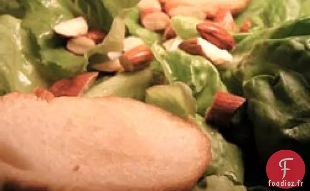 Dîner Ce soir: Laitue Boston Aux Amandes Grillées et Croûtons de Gingembre