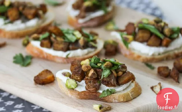 Crostini de Courge Rôtie au Fromage de Chèvre Fouetté