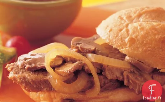 Sandwichs Rôtis aux Champignons et à l'Oignon à la Mijoteuse