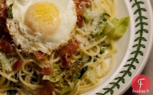 Spaghetti À La Romaine Et Œuf Au Plat