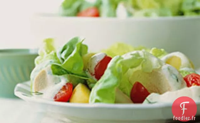 Laitue Au Poulet, Aux Pommes De Terre Et Au Beurre Avec Vinaigrette Au Citron Et À L'ail