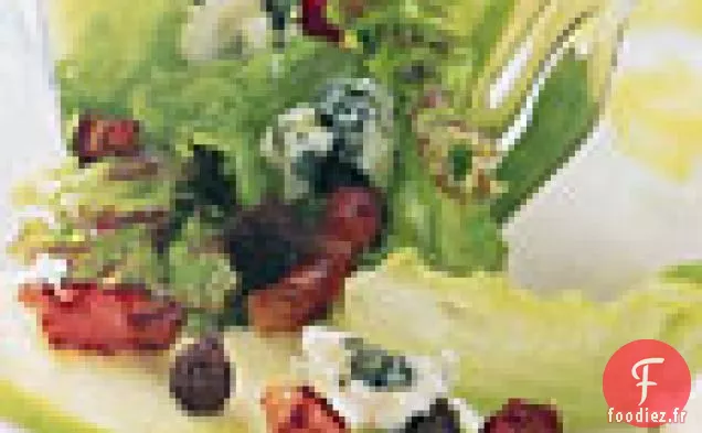 Pomme, Roquefort et Laitue aux Feuilles Rouges avec Croûtons de Pumpernickel