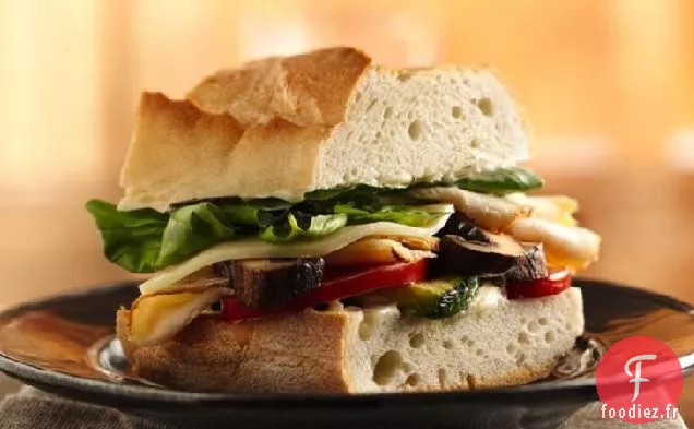 Sandwichs Empilés au Poulet et aux Légumes Grillés