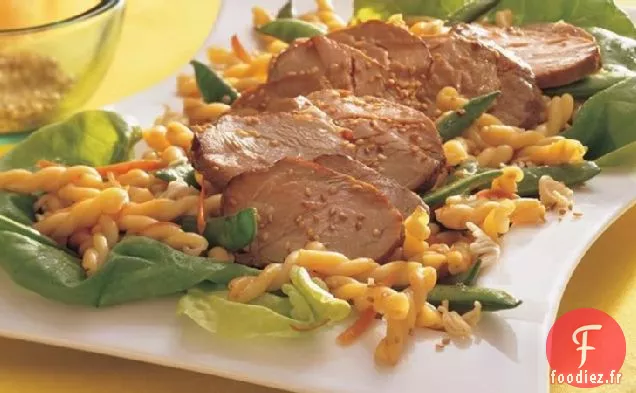 Porc Asiatique Grillé et Pâtes aux Nouilles Croquantes