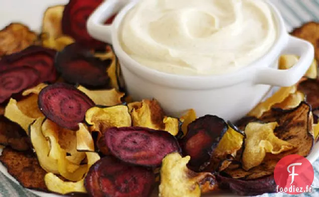 Croustilles de Légumes Cuites au Four avec Trempette au Yogourt au Cari