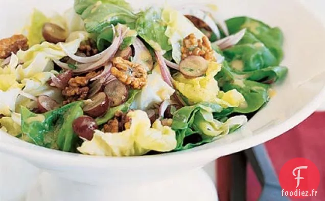 Salade de Laitue au Beurre aux Noix et aux Raisins