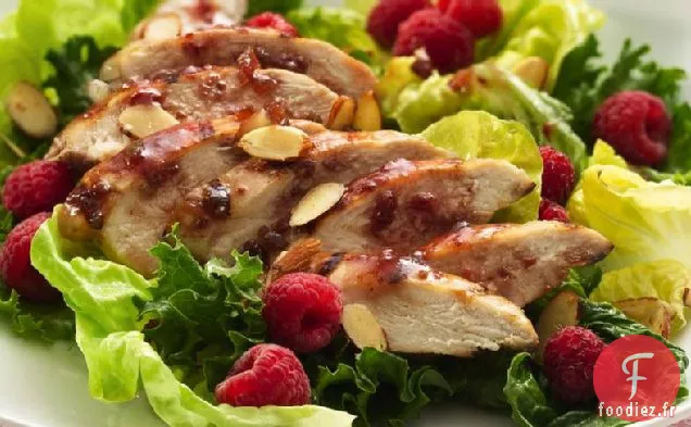 Salade de Poulet Chipotle aux Framboises Grillées