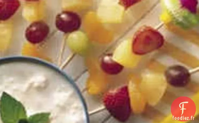 Brochettes de Fruits avec Trempette à l'Ananas
