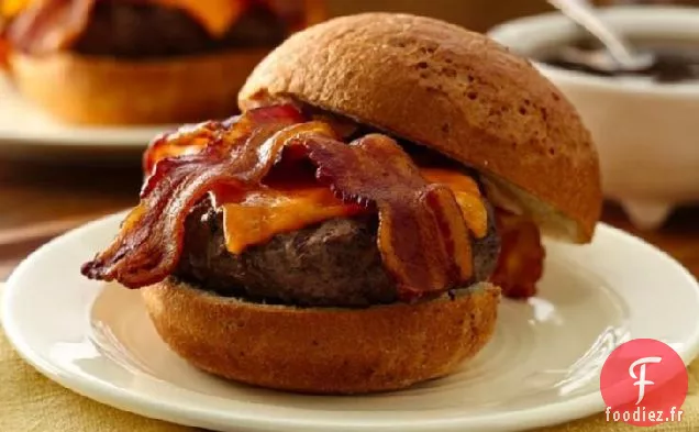 Burgers à l'Oignon Français au Bacon et au Cheddar