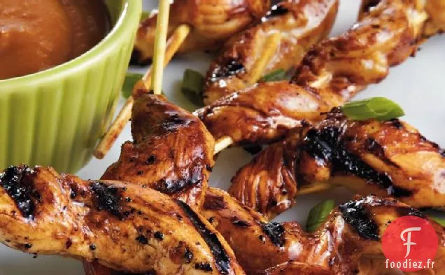 Satay de Poulet Grillé avec Sauce aux Arachides