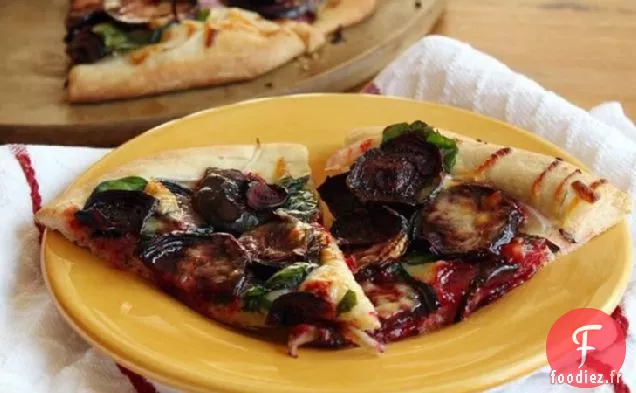 Pizza à la Betterave Rôtie et au Cheddar Blanc