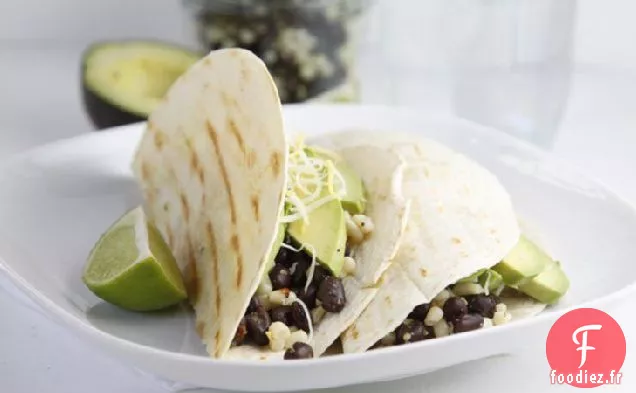 Tacos Grillés aux Haricots Noirs et au Maïs