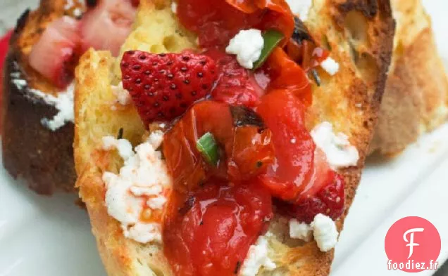 Bruschetta aux Fraises et Tomates Grillées