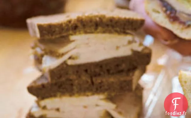 Sandwich À La Longe De Porc À La Moutarde Et Au Beurre de Pomme