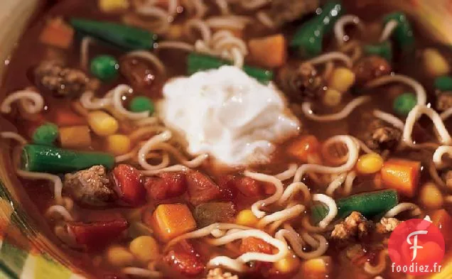 Soupe de Légumes au Bœuf et aux Nouilles Piquante