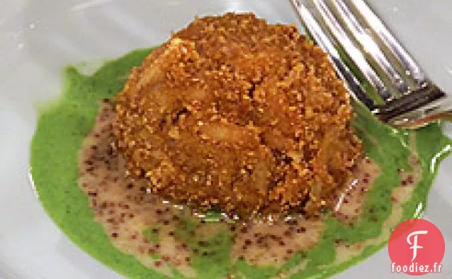 Gâteaux De Crabe À La Moutarde Granuleuse Et Sauces Aux Oignons Verts