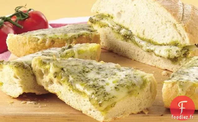 Pain au Pesto et au Fromage Grillé