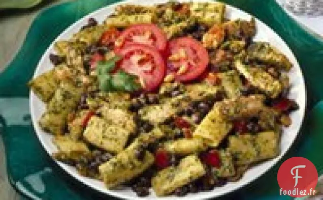 Salade de Poulet aux Haricots Noirs avec Vinaigrette Crémeuse au Pesto de Coriandre
