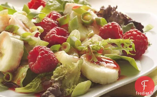 Légumes Verts Mélangés avec Vinaigrette aux Fruits et aux Framboises