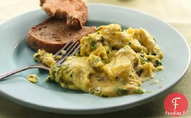 Œufs brouillés au Havarti et au Vin