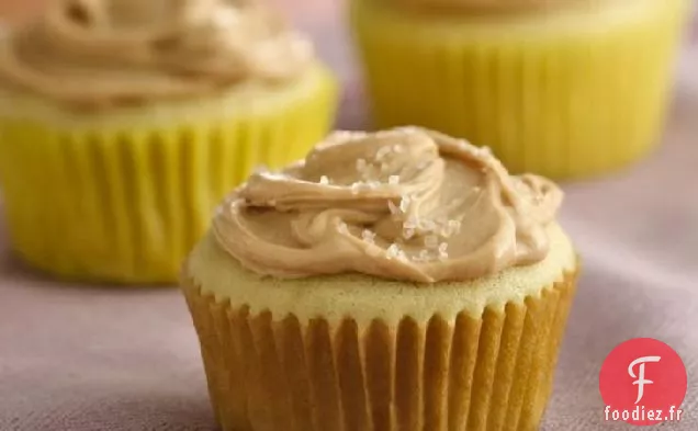 Cupcakes à la Vanille avec Glaçage au Sel de Mer au Caramel