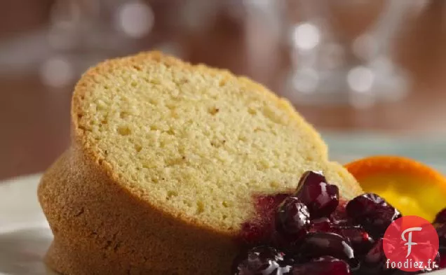 Gâteau des Fêtes Sans Gluten à la Sauce aux Canneberges