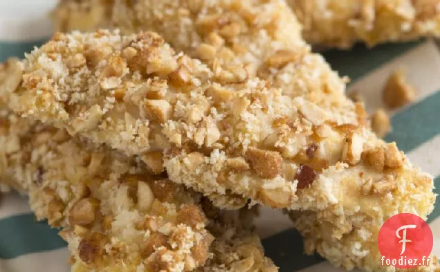 Tenders De Poulet En Croûte de Cacahuètes Rôties Au Miel