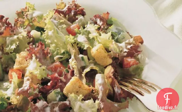 Salade avec Vinaigrette Crémeuse à l'Aneth